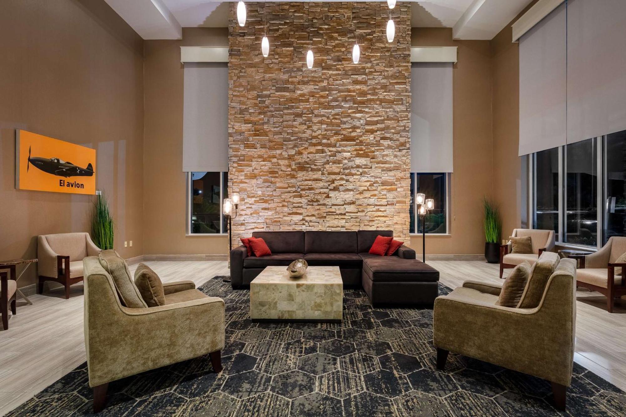 Doubletree By Hilton Hotel Savannah Airport Exterior photo